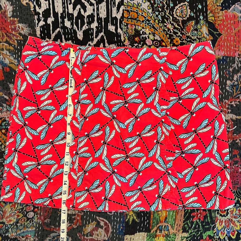 Crown & Ivy dragonfly pattern on coral skort